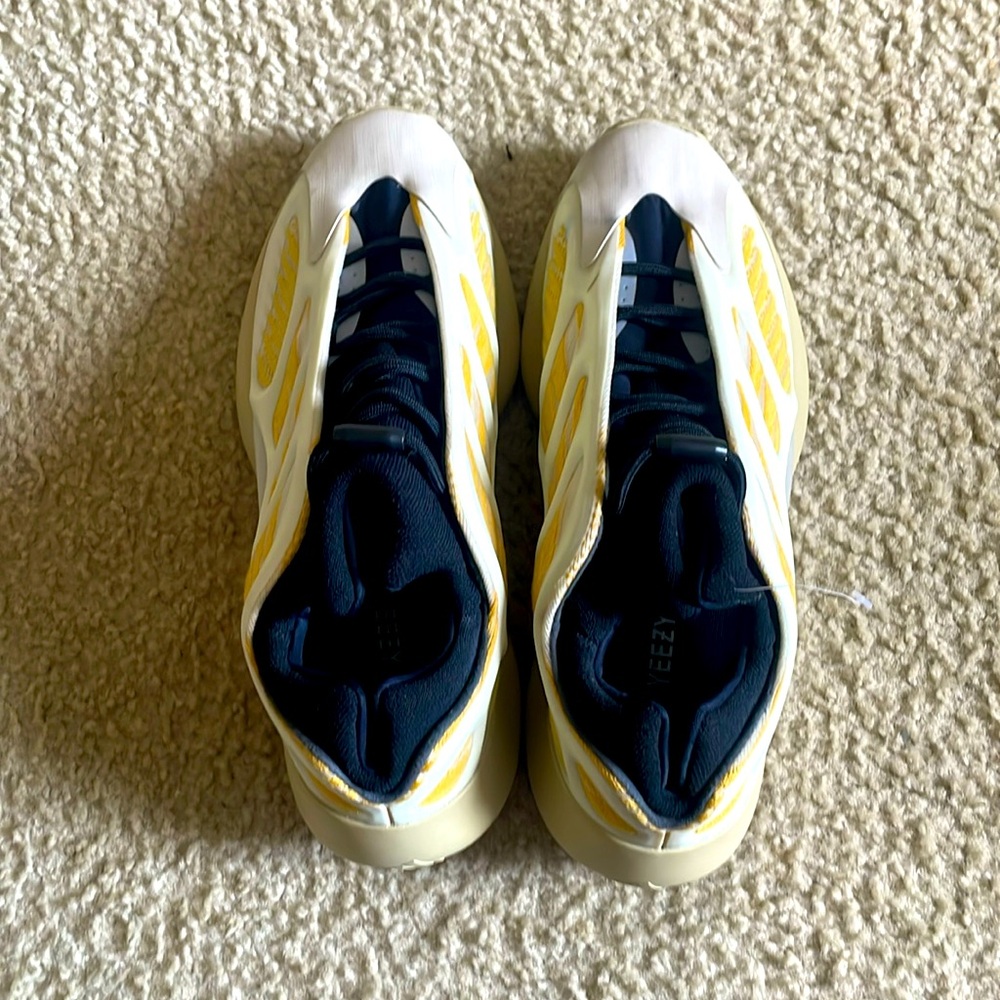 Yezzy🥶